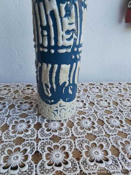 Beautiful retro 32 cm tall fluted vase collector's item mid-century modern home decoration heirloom