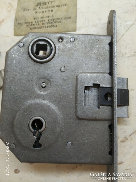 Antique lock with 2 keys with original price tag, unused for sale!