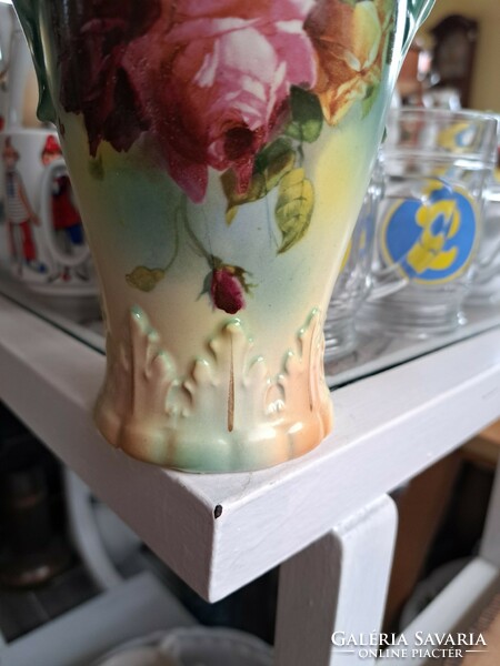 Gyönyörű 17.5 cm magas rózsás fajansz váza Gyűjtői darab mid-century modern  lakásdekoráció hagyaték