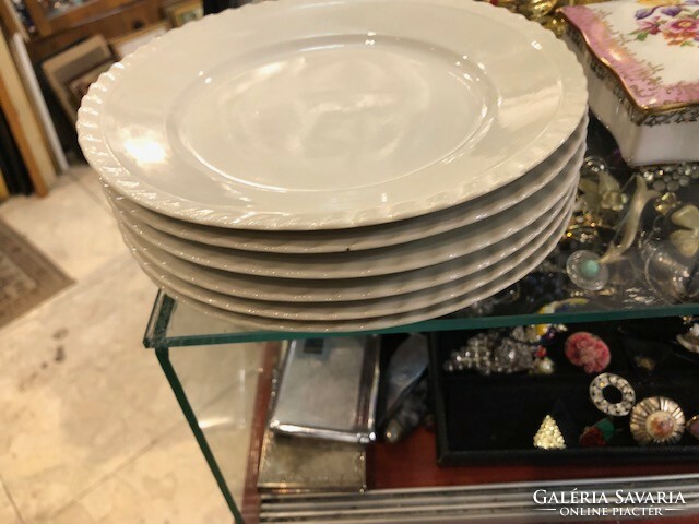 Thun Czechoslovak porcelain flat plates, 6 pieces, 22 cm.