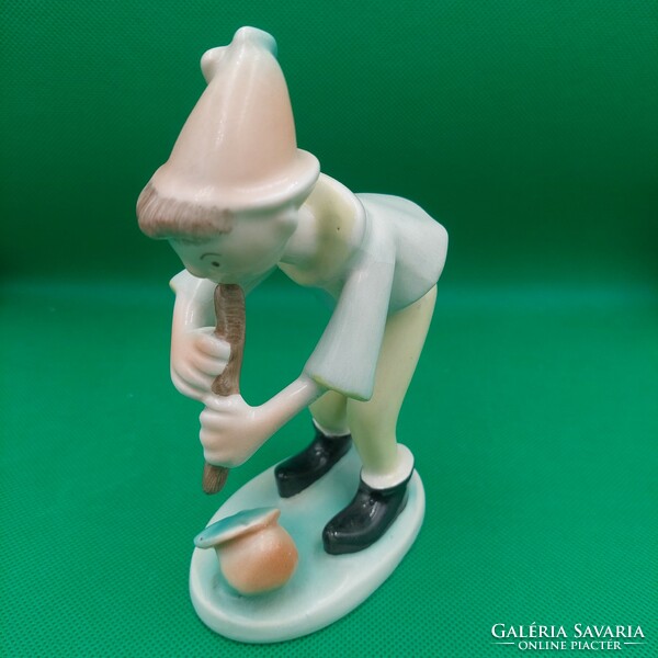 Fim Budapest porcelain factory (Zsolnay Budapest) lottery figure