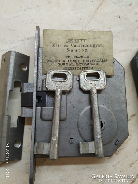 Antique lock with 2 keys with original price tag, unused for sale!