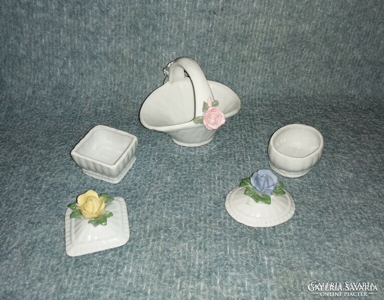 Régi  porcelán rózsás ékszertartó kosár készlet (z-1)