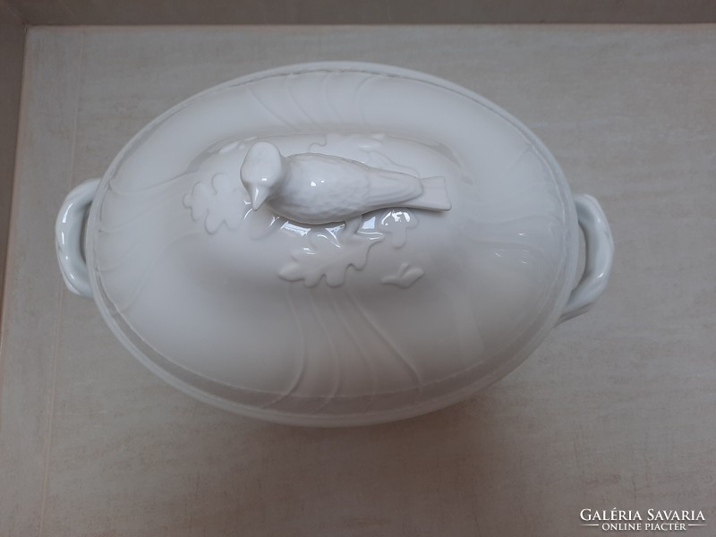 12 Personal white Herend porcelain soup bowl with bird catch