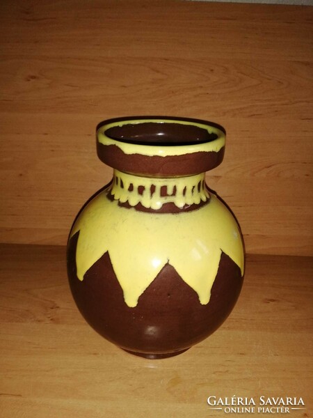 Iparművész jelzett kerámia váza 20 cm magas (2/d)