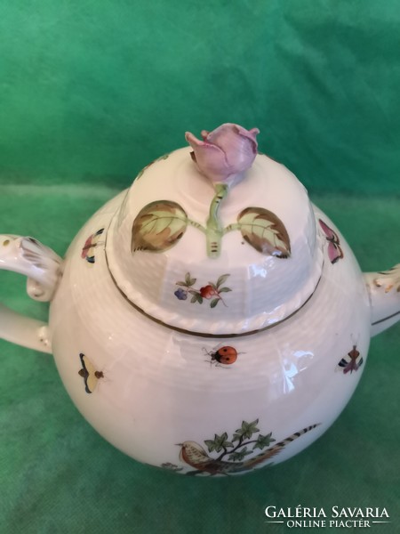 Herend, pheasant teapot, spout