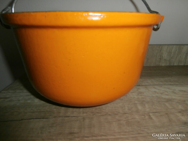 Enameled iron cooking pot-cauldron