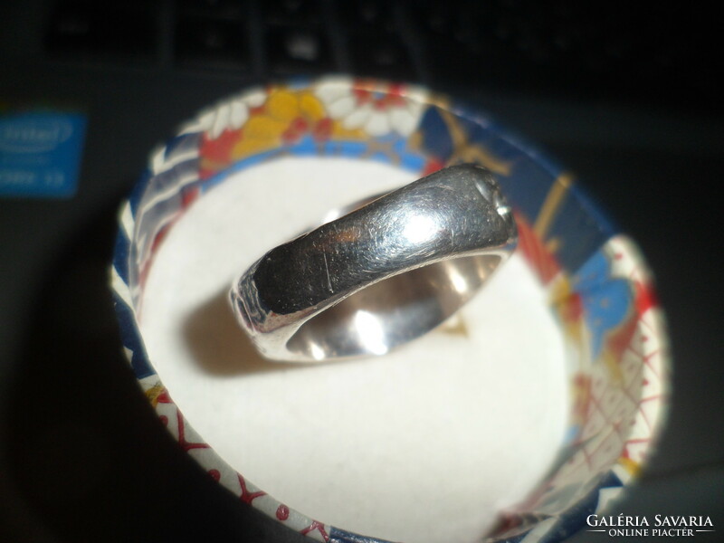 Antique silver ring / ruby