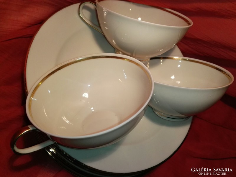 Vajszín-arany porcelán sütis tányér 6db+3 teás csésze.