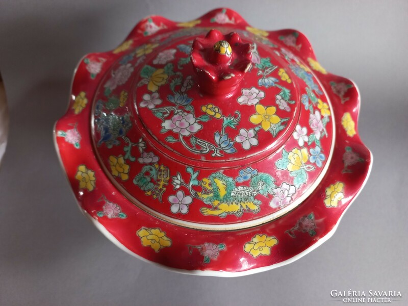 Old qianlong yu zhin hand painted chinese bowl with lid, collectors