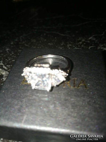 A very beautiful ring with cubic zirconia stones