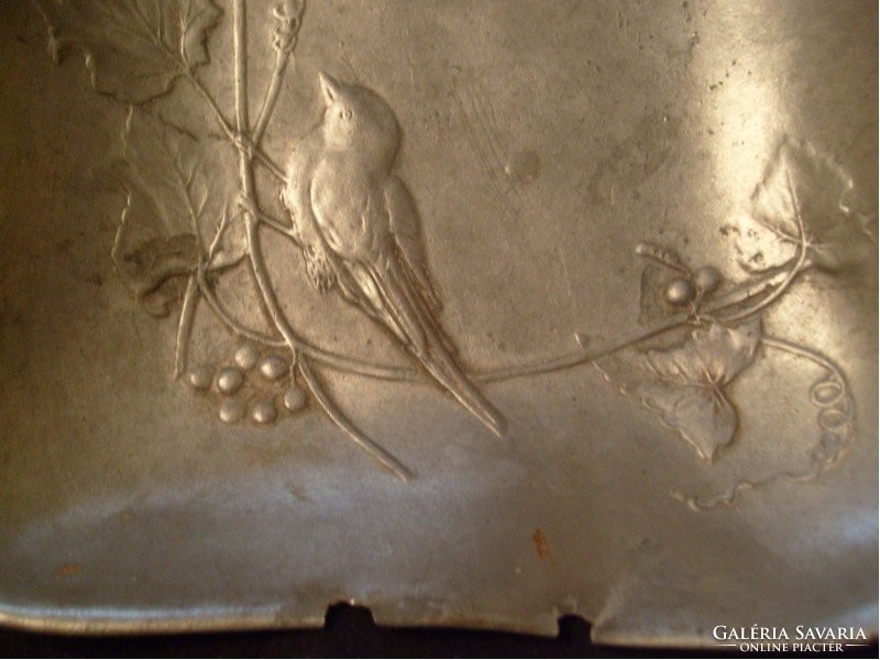 Antik faágon madaras,eredeti  szecessziós múzeális  kínáló tál ami jelenleg sérült ritkaság eladó
