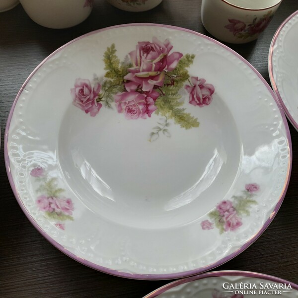 4 Zsolnay rose wall plates
