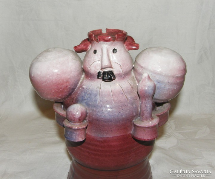 Passer-by Mary glazed ceramic king figurine