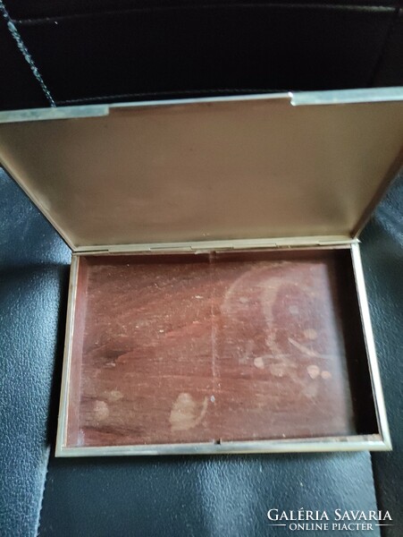 Old alpaca-alpaca box. Card box other.