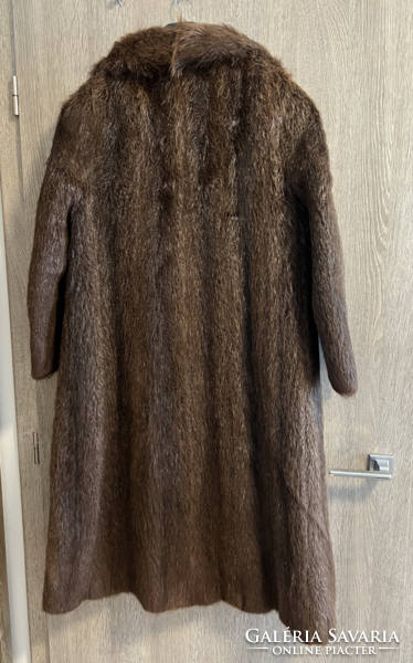 Long nutria fur coat, in good condition. 42 Size