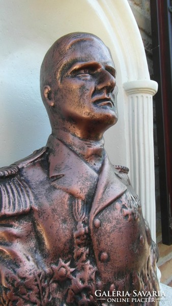 Horthy Miklós szobor