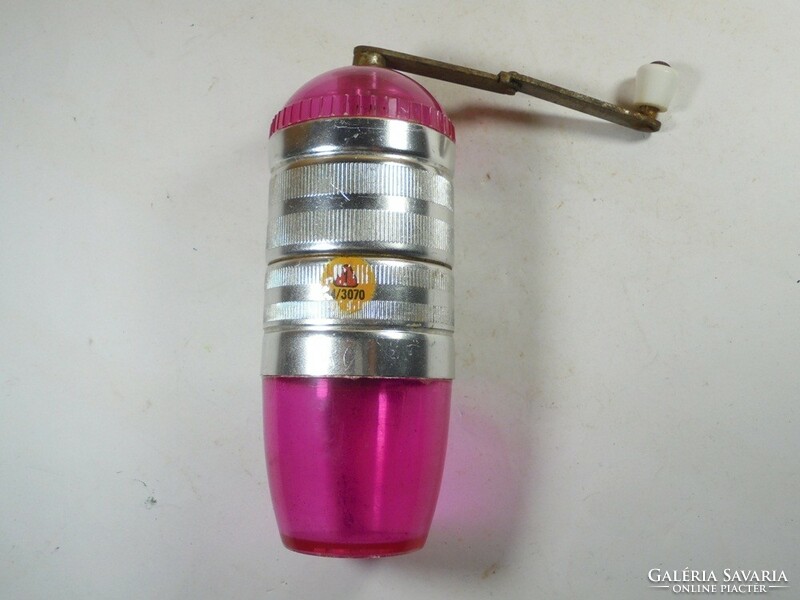Old retro pepper grinder pepper grinder spice spice grinder - metal plastic - marking on the bottom: swm exact