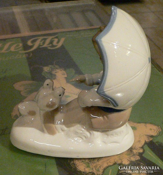 Underglaze porcelán esernyős kisfiú madarakkal
