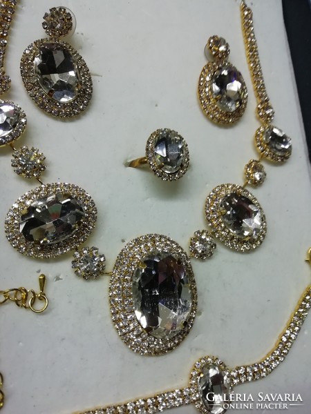 Crystal jewelry set number 9. Amazing pieces