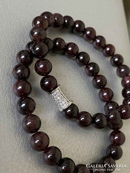 Garnet - polished spherical beaded bracelets, made of 8mm beads