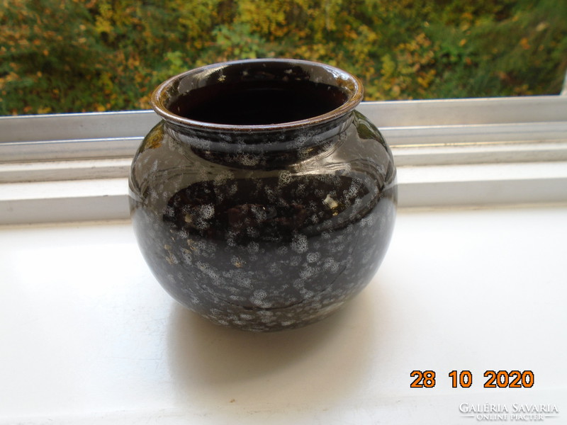 Ceramic bowl with crystal glaze