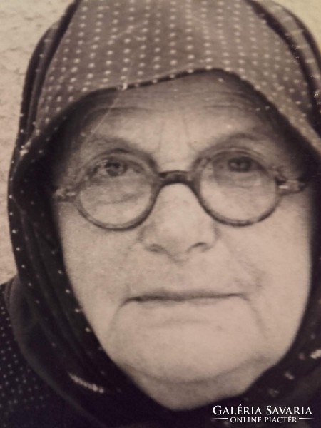 Elderly peasant woman art photography, portrait, portrait photo, photograph