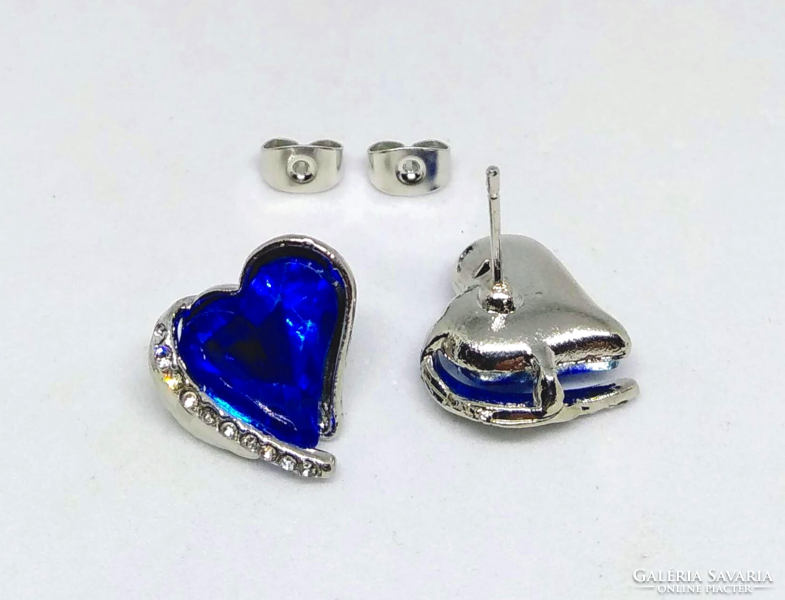 Silver plated (sp) blue and white crystal heart earrings