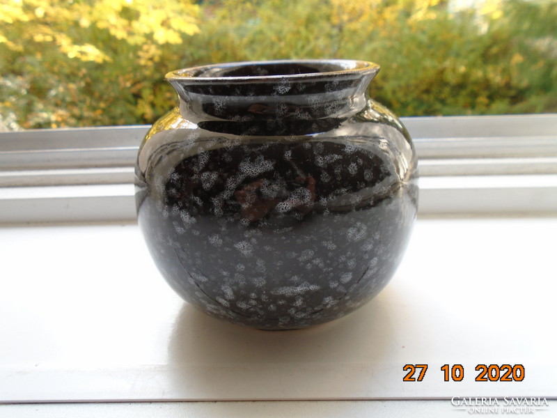 Ceramic bowl with crystal glaze