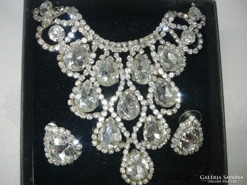 Crystal jewelry set number 9. Amazing pieces