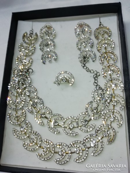 Crystal jewelry set number 8. Amazing pieces