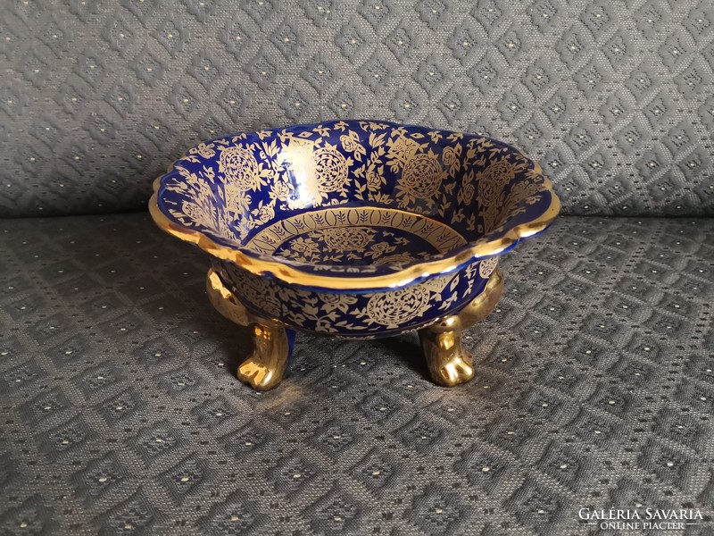 Offering bowl standing on lion's legs, centerpiece, fruit bowl