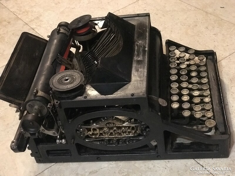 Ideal antique typewriter 1906