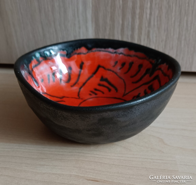 Magda Horváth ceramic bowl