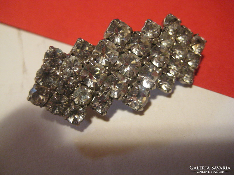 Brooch and cuff set, with beautiful stones