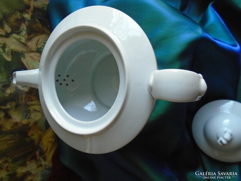 Elegáns,  porcelán nagyobb  méretű   Bavaria  Eschebad   teáskanna.