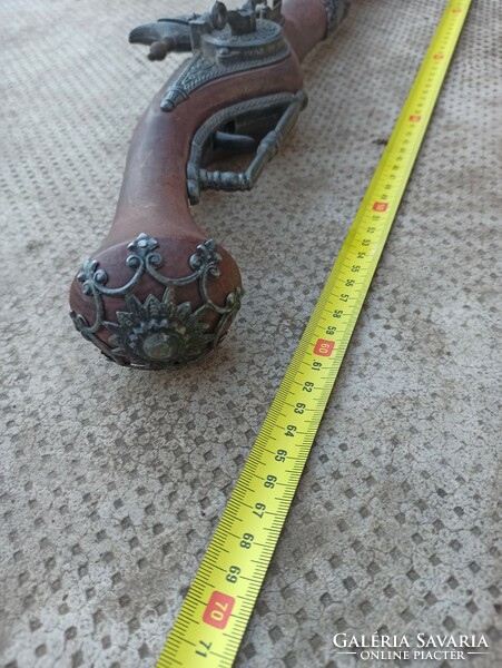 Front-loading carbine pistol with a grinding wheel