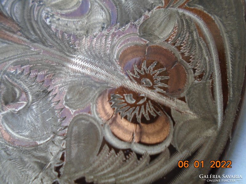 Antique chiseled flower pattern in silver and copper inlaid red copper wall bowl