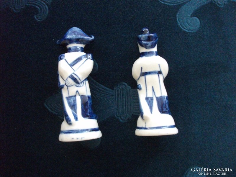 Gzhel hand painted 2 soldier figures 10 cm