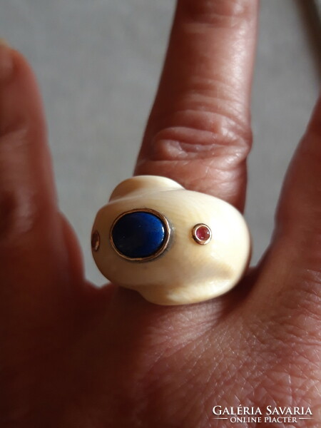 Old bone ring with gold, ruby and lapis lazuli in size 58