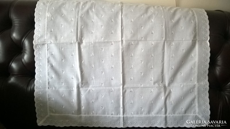 Small snow-white tablecloth, new condition, 78x78 cm