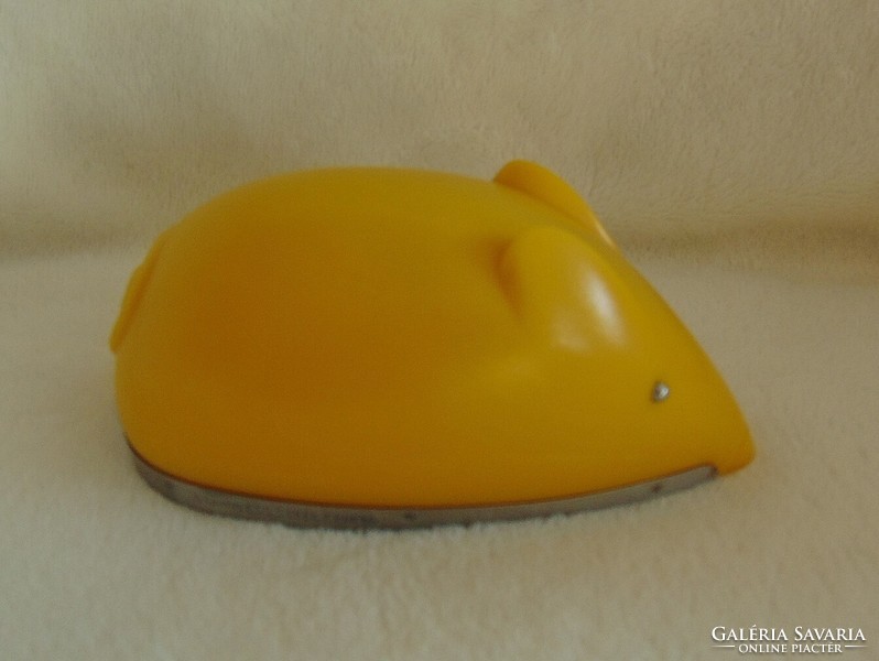 Cheese grater in the shape of a mouse