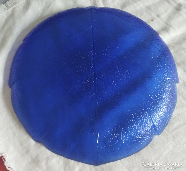 Kék üveg, levél forma, erezett kínáló, süteményes tányér, tál, 23 cm