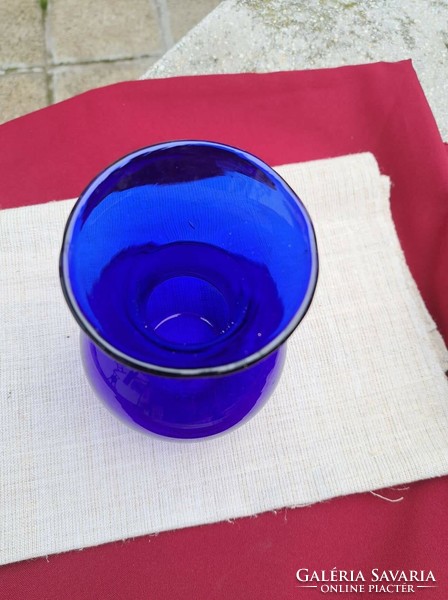 Gyönyörű karcagi  berekfürdői üveg kék váza Gyűjtői mid-century modern  lakásdekoráció hagyaték