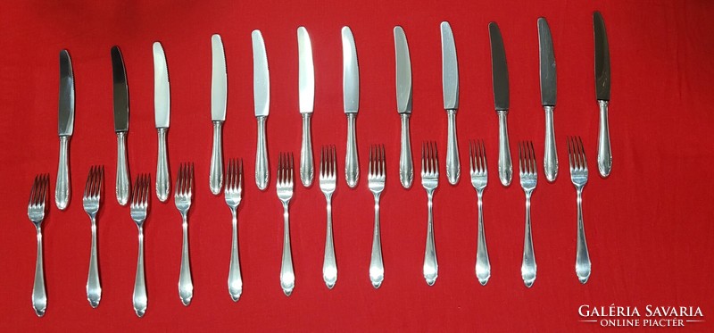 Gravuris ezüst ötvözet 12 személyes kés-villa evőeszköz készlet