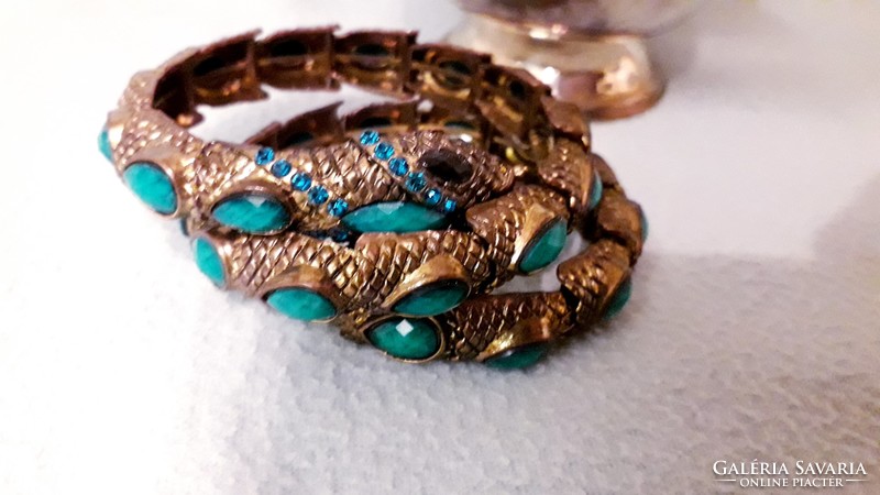 Flexible, metal snake-shaped bracelet, flawless, special