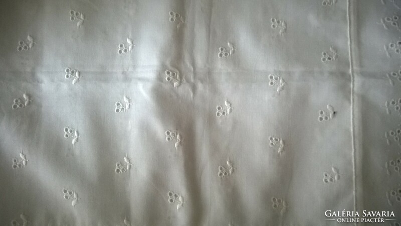 Small snow-white tablecloth, new condition, 78x78 cm