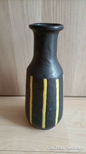 Dekoratív kerámia váza Cs A jelzéssel