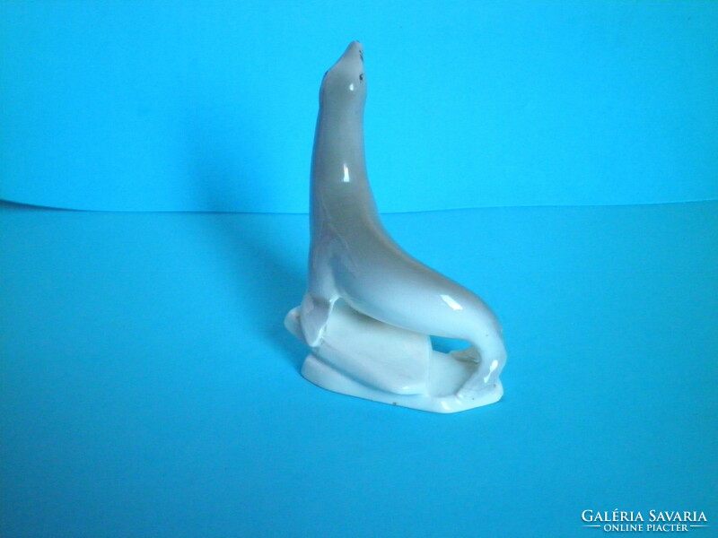 Granite porcelain seal figure / damaged /