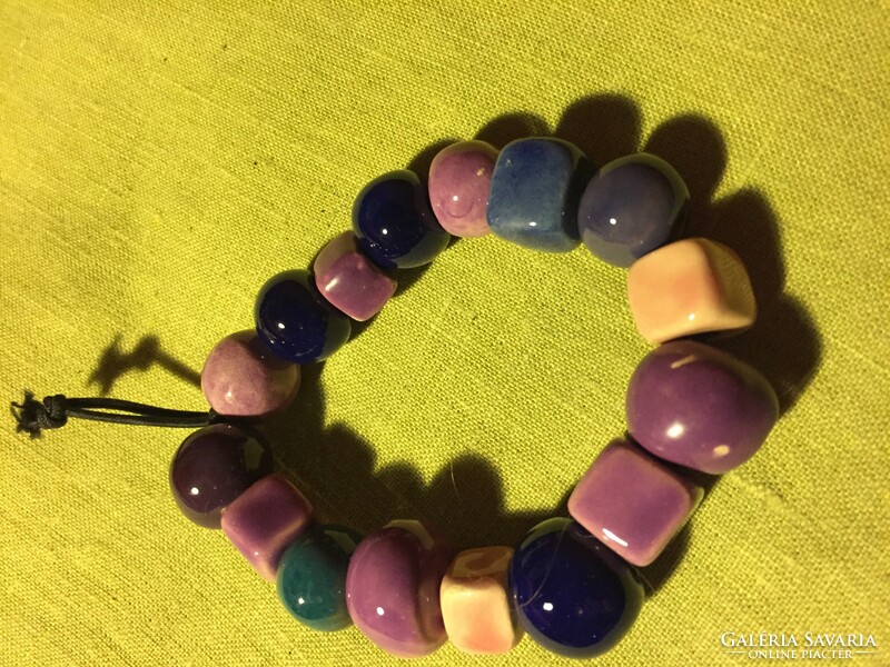 Modern ceramic bracelet in different shades of purple (8fprd)